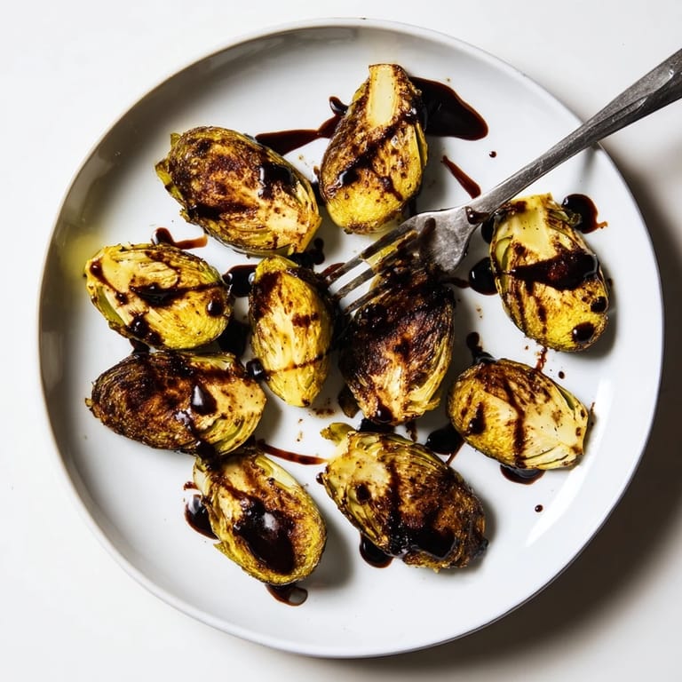 Balsamic caramelized Brussels sprouts, a vibrant, flavor-packed vegetarian side dish recipe.